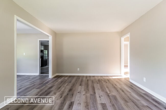 Photo - 1924 Portage Ave