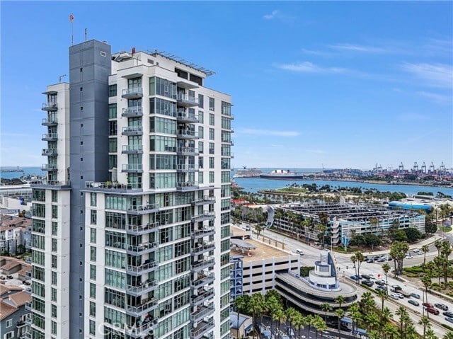 Photo - 400 W Ocean Blvd Unidad 2004