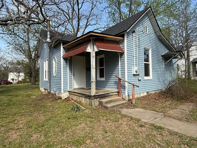 Building Photo - Coming Soon – Cozy Home in Nevada, MO!