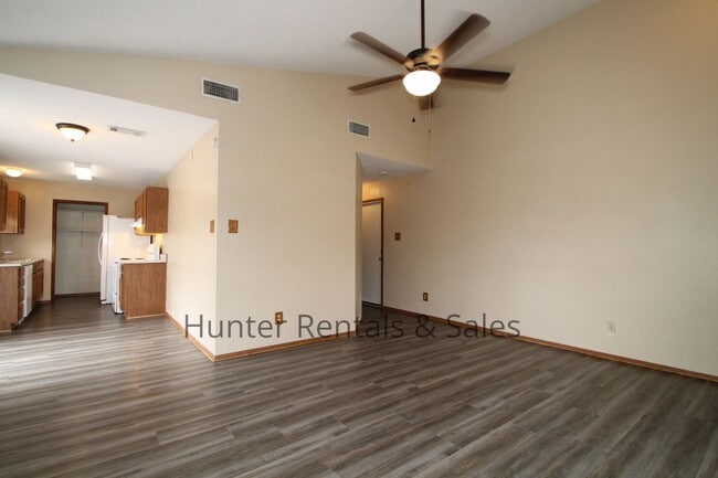 Photo - Willowsprings Two Bedroom Cutie!
