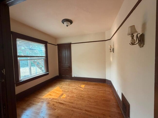 Photo - 2322-2324 N 6th St. - 2324 N 6th St - Upper