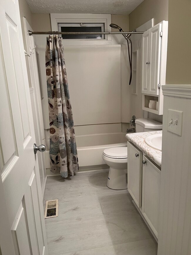 Photo - 18 Bluffside Dr