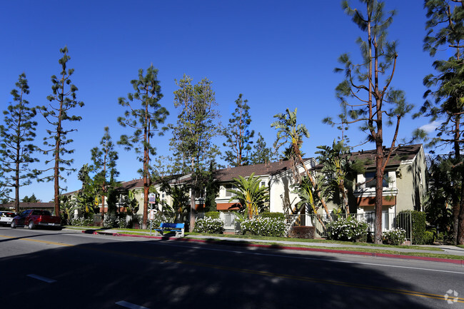Circle City Villas - Circle City Villas Apartments