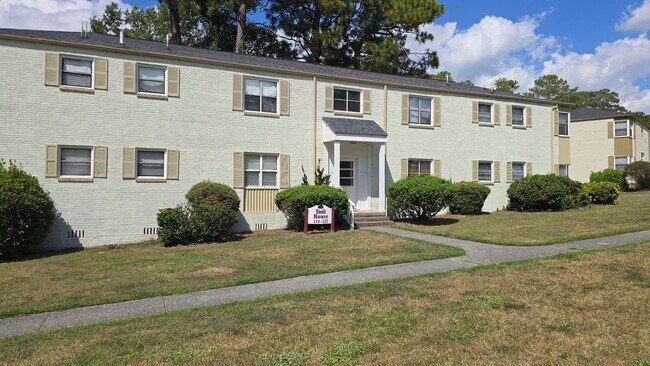 Building Photo - Hampton Hills subdivision. Close to Ft. Ja... Unit 124