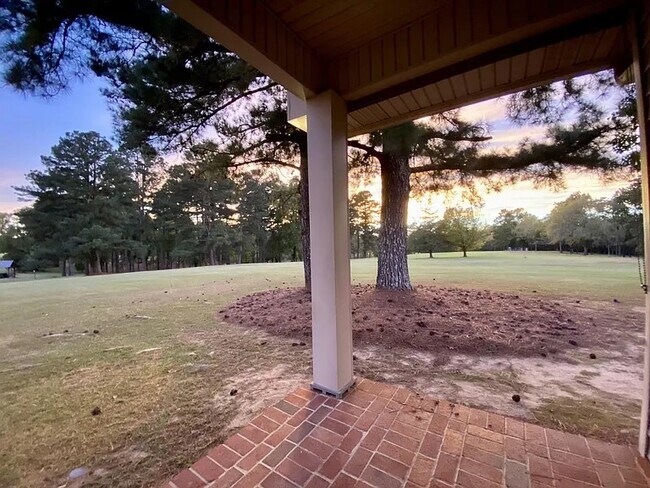 Photo - 2760 Louisville Rd