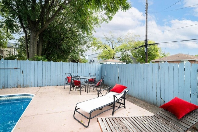 Photo - Huge Brick House in Victorian Village/Shor...