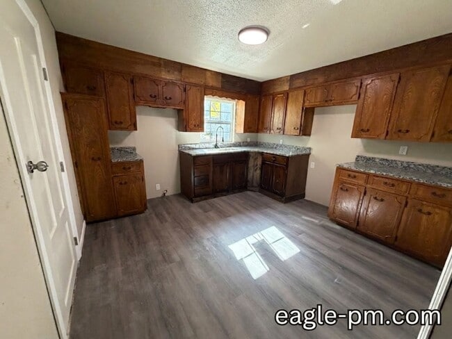 Photo - 1108 N NW
