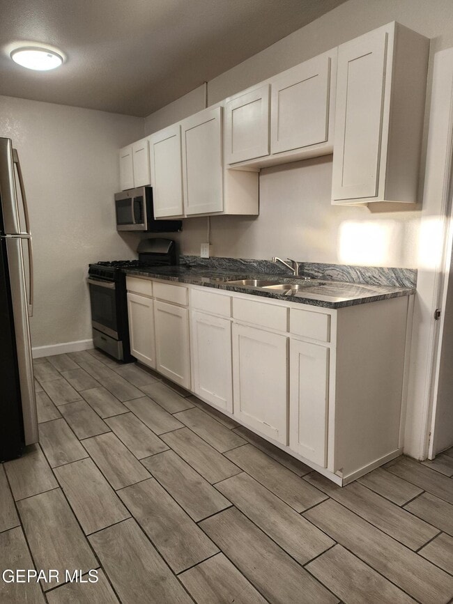 Photo - 2300 Bassett Ave Unit 3