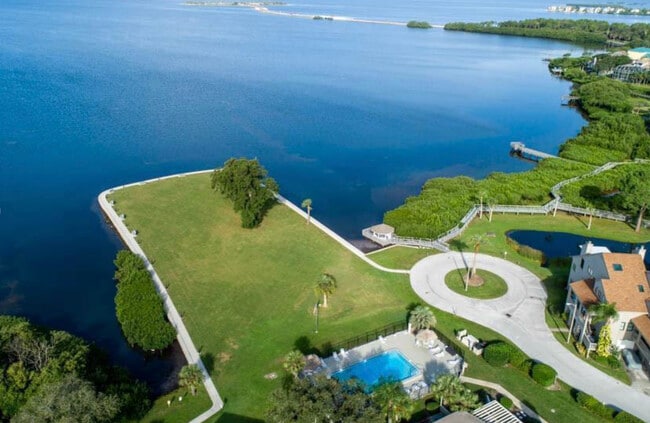 Building Photo - 610 Windrush Bay Dr Unit 226 Rental