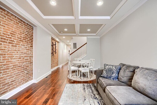 Photo - 1730 E Chase St