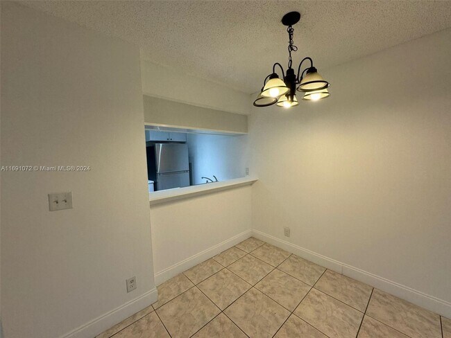 Photo - 9962 Twin Lakes Dr Unit 7-P