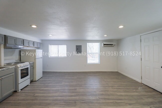 Photo - 732 N Victor Ave Unit C