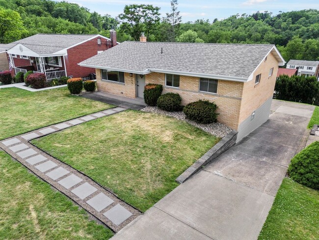 Photo - AVAILABLE NOW! FULLY RENOVATED 3-bedroom in BALDWIN!