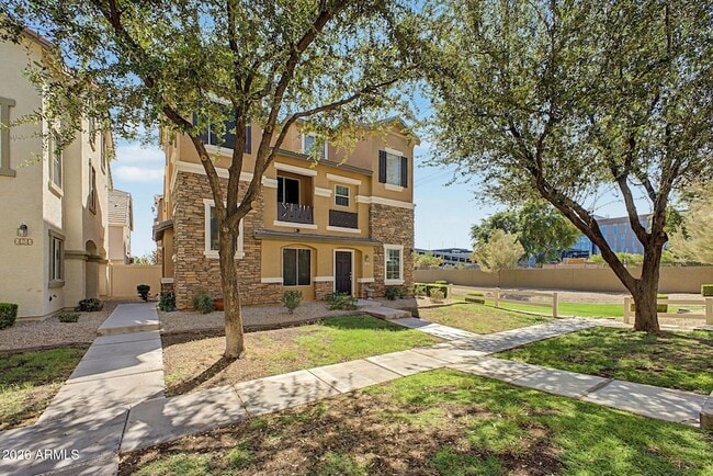 Photo - 418 N Mahogany Ct