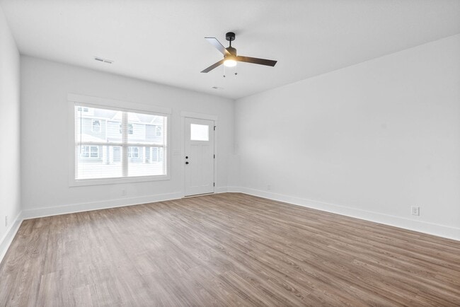 Photo - Luxury Townhome For Rent Near Billy Dunlop Park!