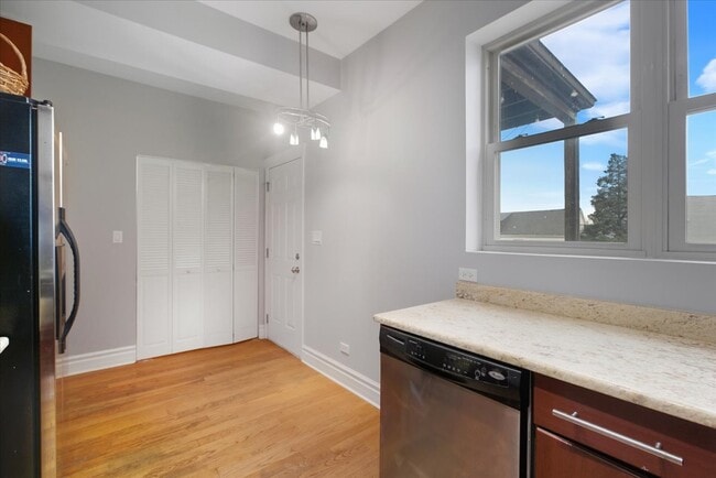 Photo - 1951 N Monticello Ave Unit 2