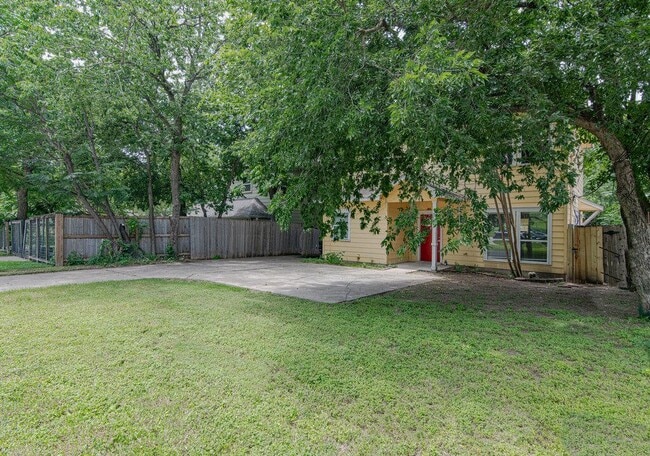 Photo - 1702 Singleton Ave