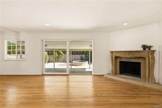 Photo - 7218 Enfield Ave