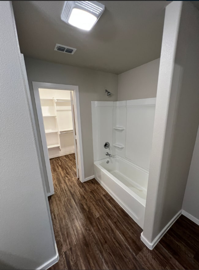 Photo - AVAILABLE NOW! 3/2/1 off west 19th!