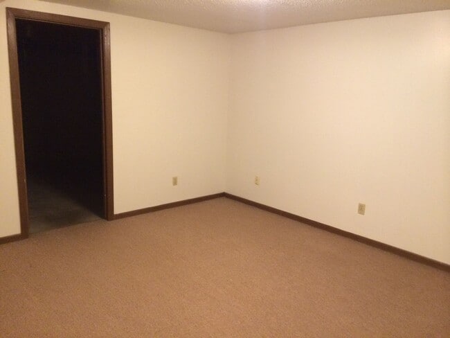 379 9th Ave E