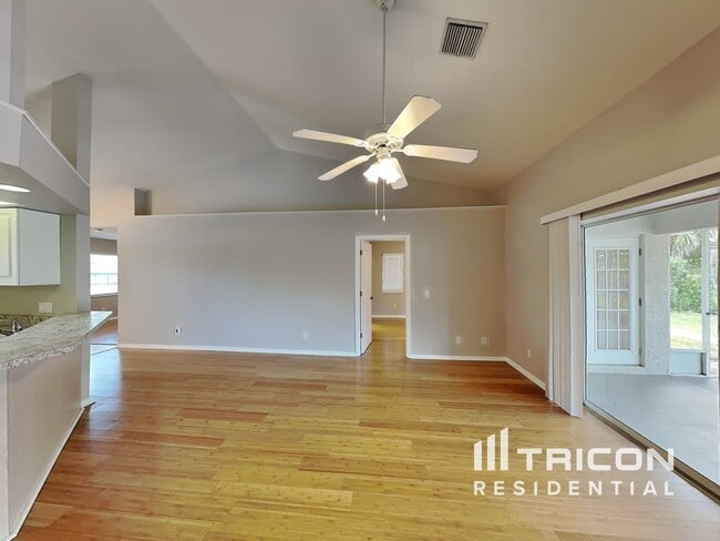 Photo - 1761 Banyan Dr