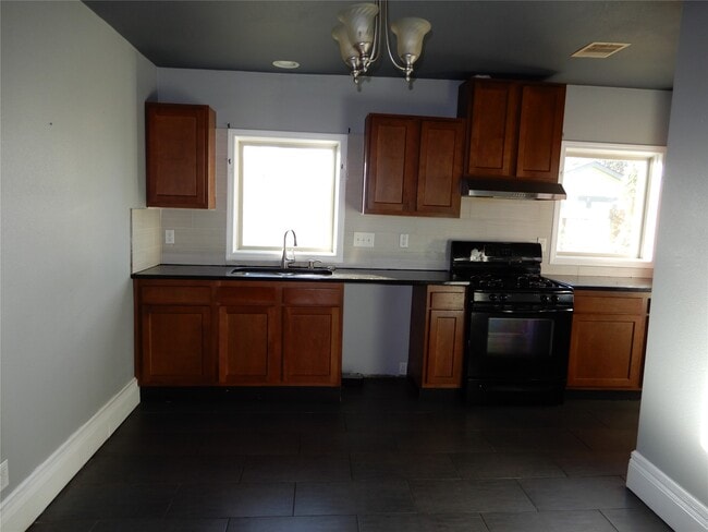 Photo - 3507 Gano St