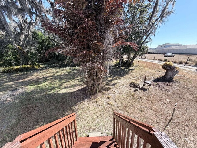 Photo - "Serene 3-Bed, 2-Bath Home in Auburndale - 1152 Sq Ft of Comfort on Hickory Rd!"