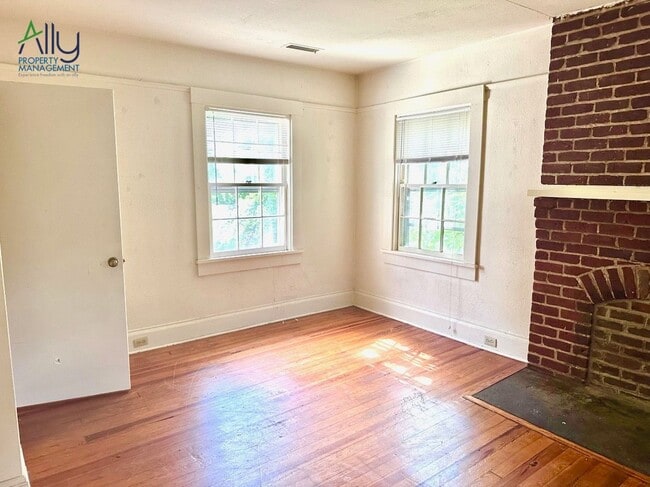 Photo - 114 Maywood Ln