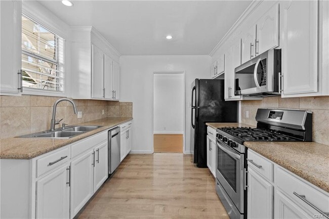 Photo - 12753 Oxnard St Apartments
