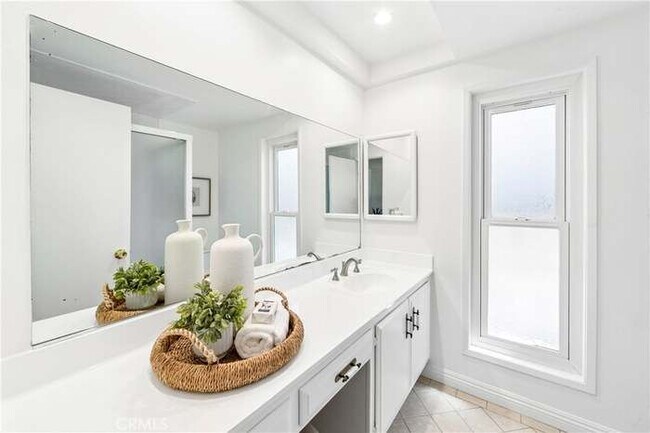 Photo - 16372 Redlands Ln