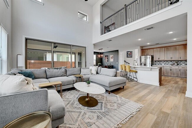 Photo - 8509 Silverthorne St