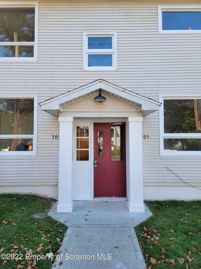 Photo - 303 E Drinker St