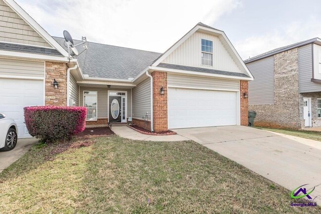 Photo - 206 Beau Claire Cir