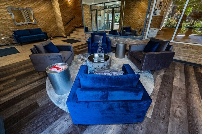Laurel Village Apartments