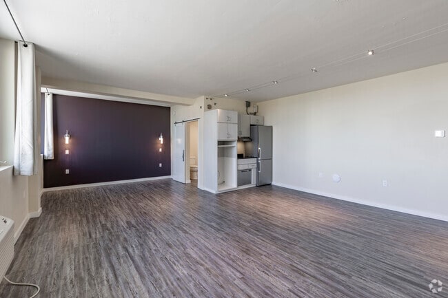 Studio - 266-495 SF