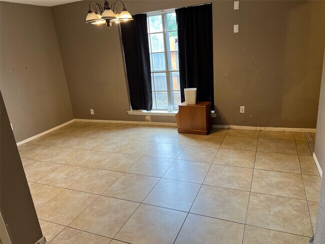 Photo - 84 W Park West Dr