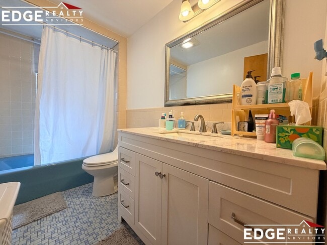 Photo - 241 Boylston St