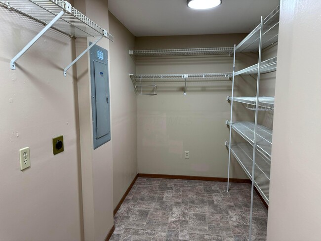 Photo - 7337 Woodlow Dr