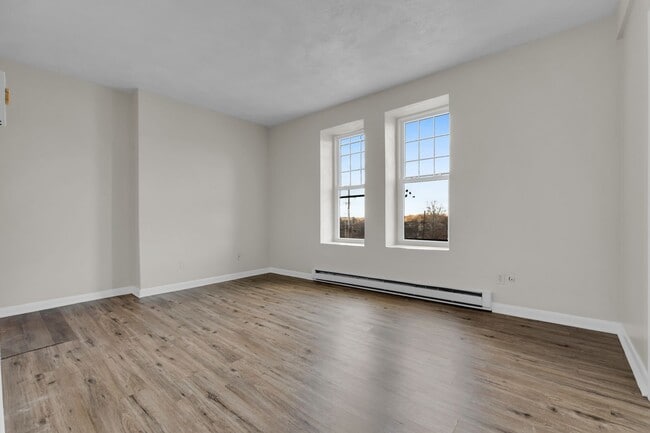 Photo - 439 Walnut St Unit 12