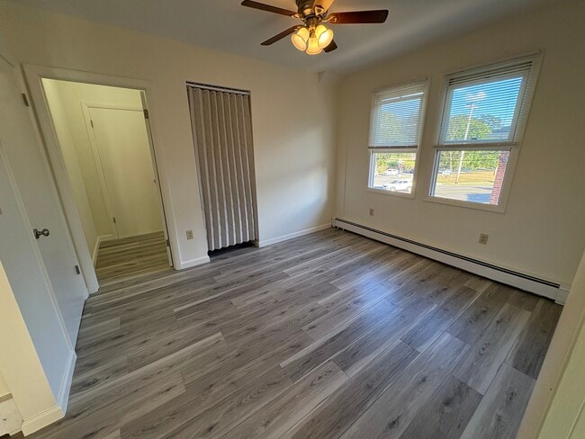 Building Photo - 1170 Whitney Ave Unit 2R Rental