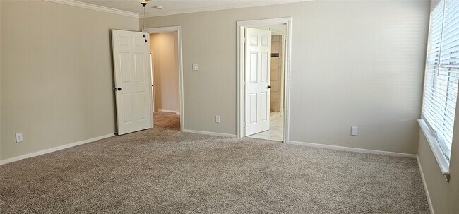 Building Photo - 930 Caswell Ct