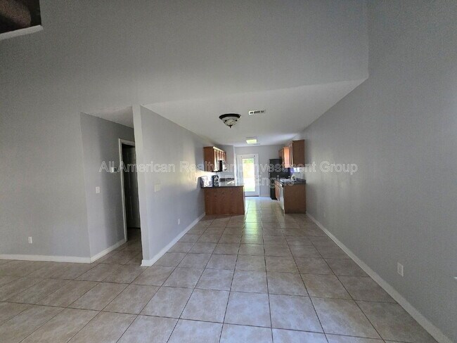 Photo - 707 Woodlawn Ave