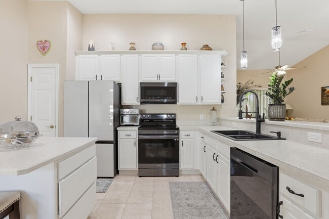 Photo - 700 Trotter Ln