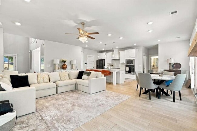 6 Slick Ct