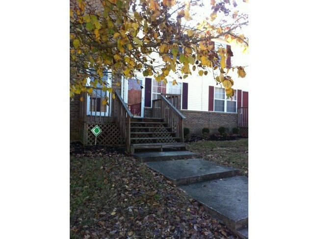 Building Photo - 939 Kingsbury Dr Unit B