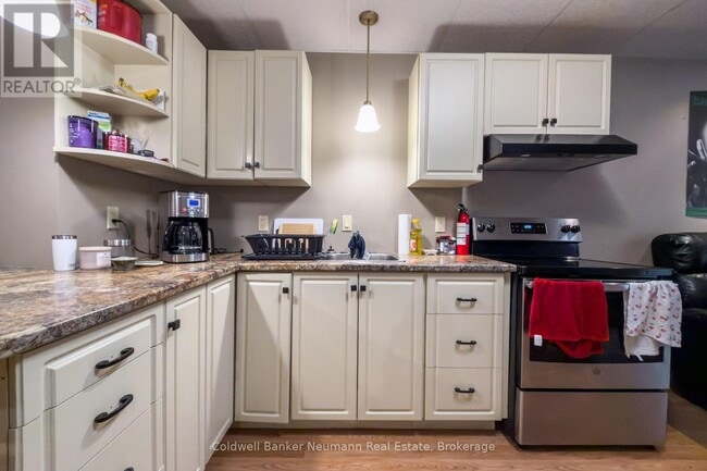 Photo - 19 Peachtree Crescent