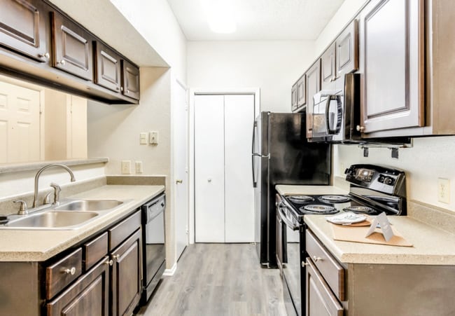 Photo - Landmark at Pine Court