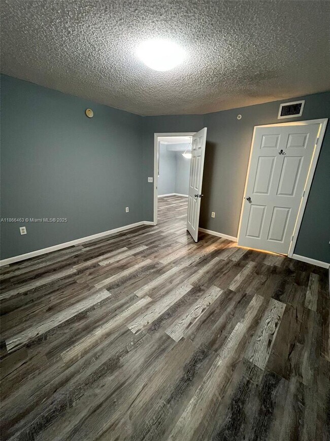 Photo - 2427 Centergate Dr Unit 205