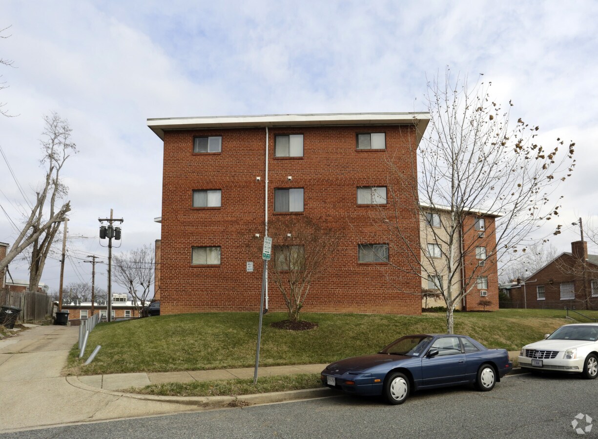 Photo - 2516 Burns St SE