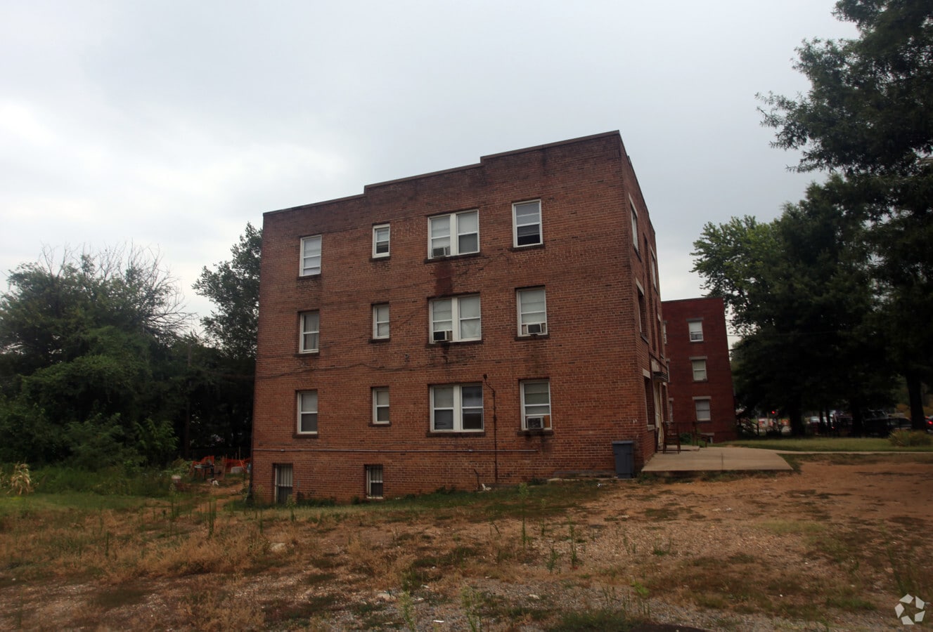 711-719 49th St NE - 711-719 49th St NE